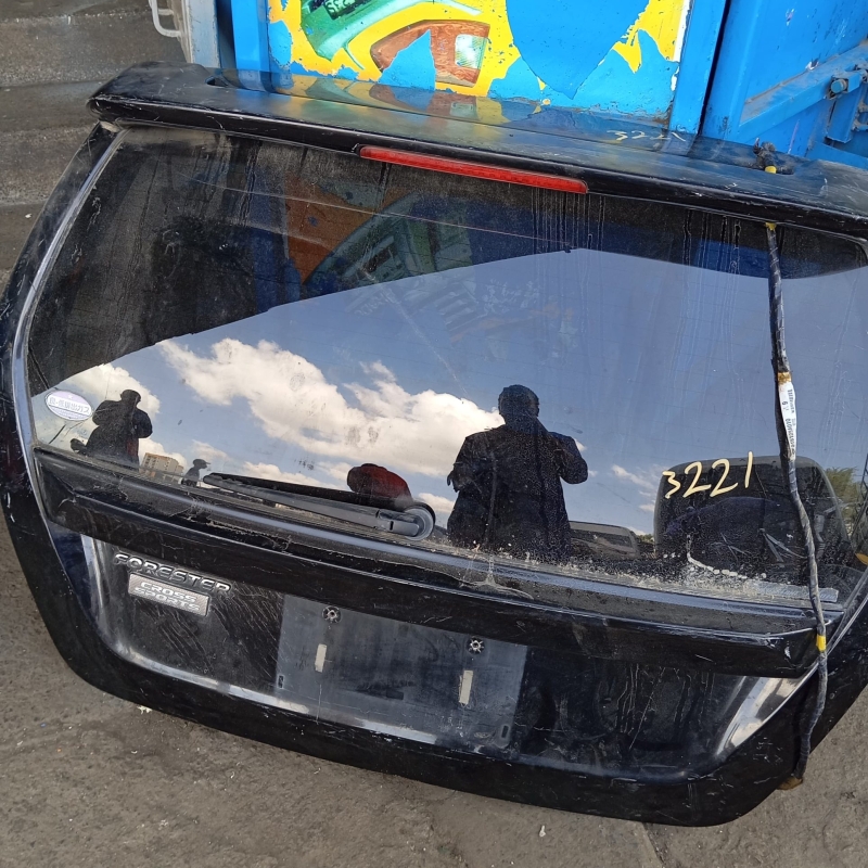 Subaru Forester sg5 / sg9 Tailgate