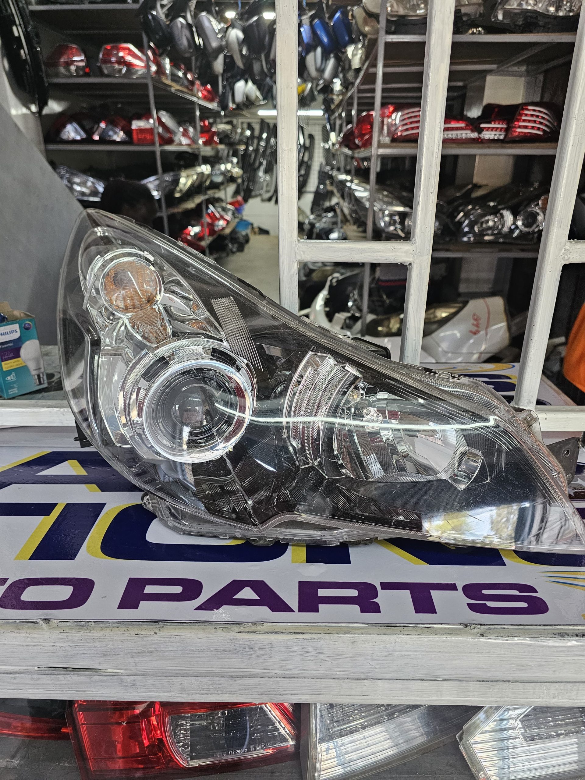 Subaru Legacy / Outback BR9 / BRM headlight