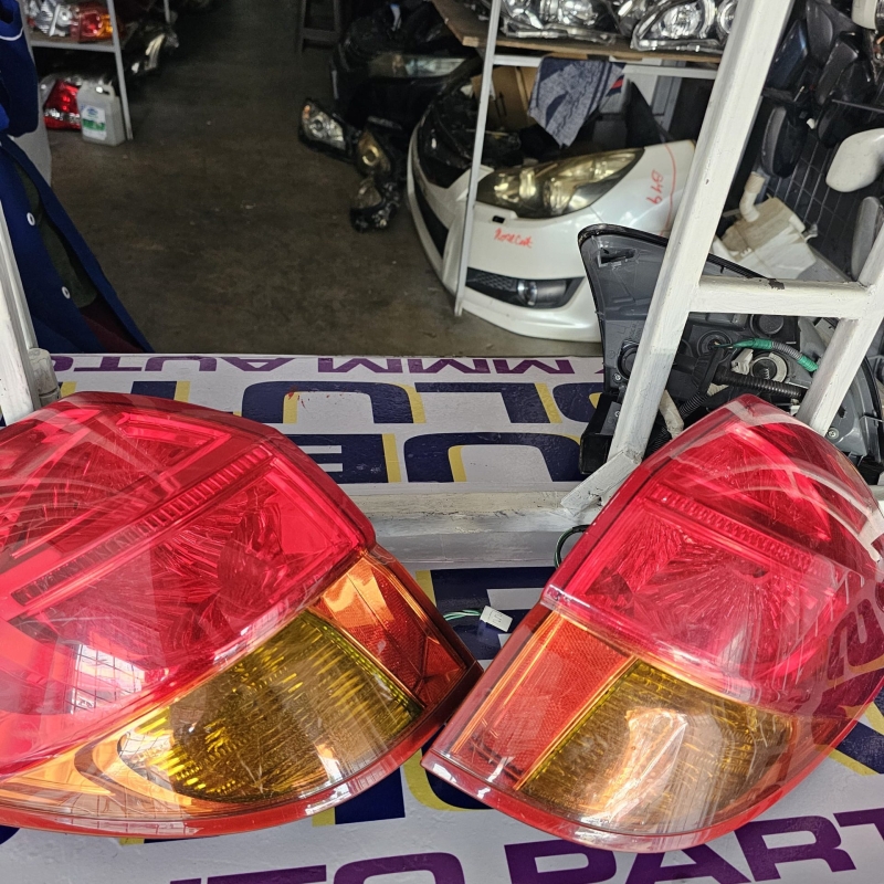 Subaru Legacy / outback bp5 / bp9 Taillight