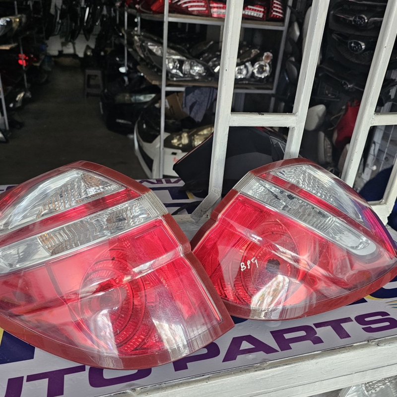Subaru Legacy / outback bp5 / bp9 Taillight