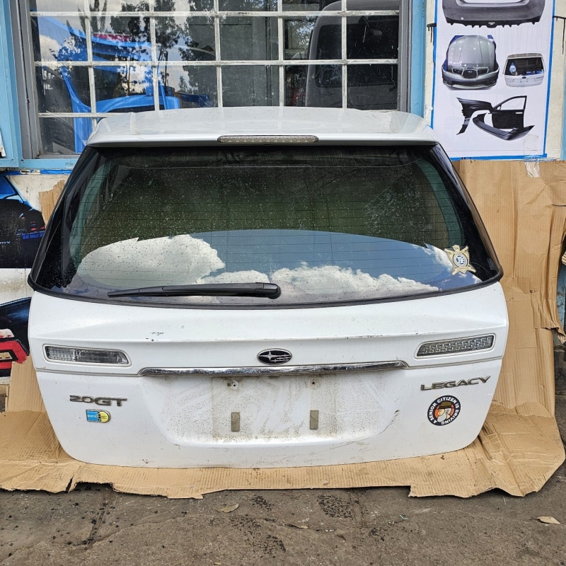 Subaru Legacy / Outback bp5 / bp9 Tailgate