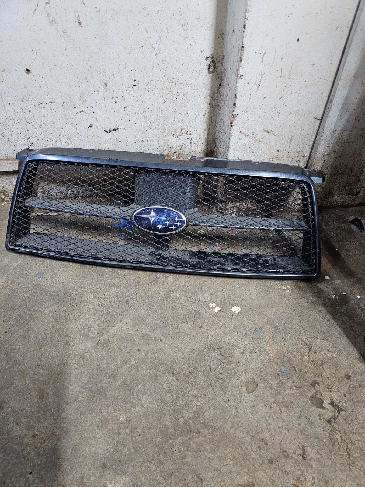 Subaru Forester SG9 Grill